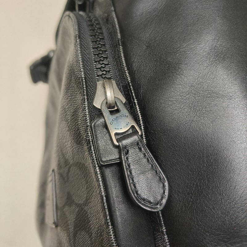 來囉‼️來囉‼️雙11優惠上車囉🚒超狂降價只到11/11🎁㊣✨COACH✨蔻馳 黑色 老花 皮革 掀蓋 抽繩 後背包/二手包/二手精品🌳二手樹屋🌳-21