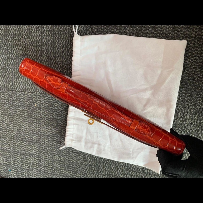 Kelly cut crocodile Color D5 T stamp ghw-4