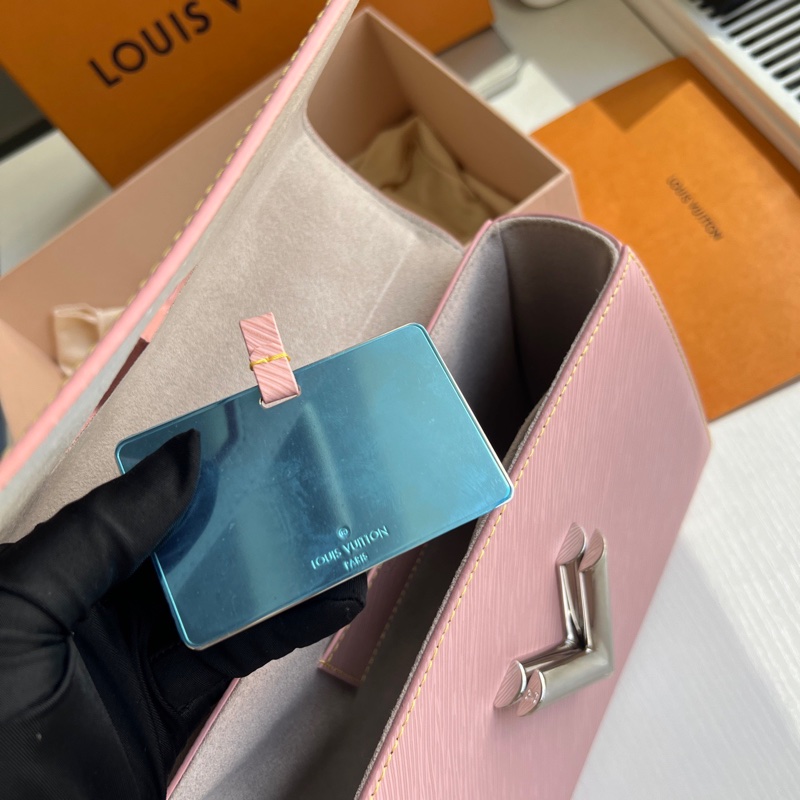 Louis Vuitton twist 粉色銀扣水波紋 全套配件 扣子有膜-16