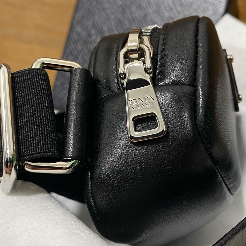 Prada 黑色 小羊皮 小手包 手環包 臂包 pouch-3