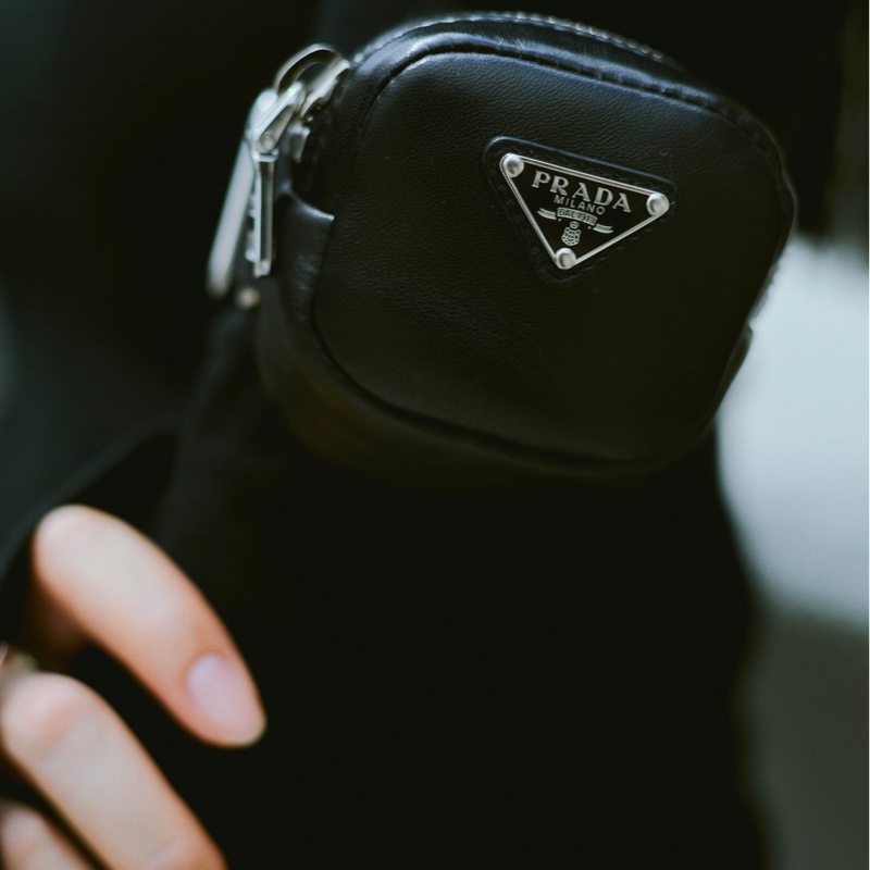 Prada 黑色 小羊皮 小手包 手環包 臂包 pouch-8