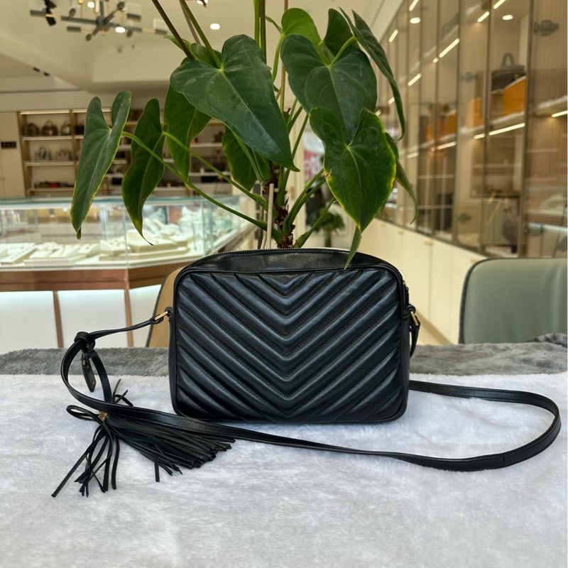 YSL聖羅蘭LOU金標Logo流蘇掛飾縫線牛皮革單肩斜挎相機包-1