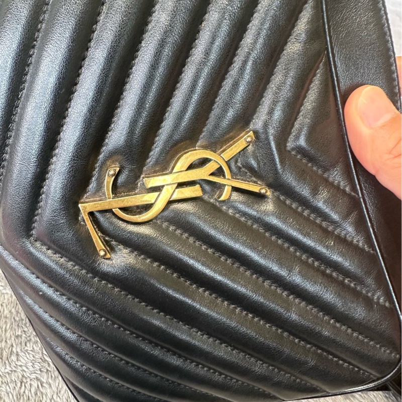 YSL聖羅蘭LOU金標Logo流蘇掛飾縫線牛皮革單肩斜挎相機包-19