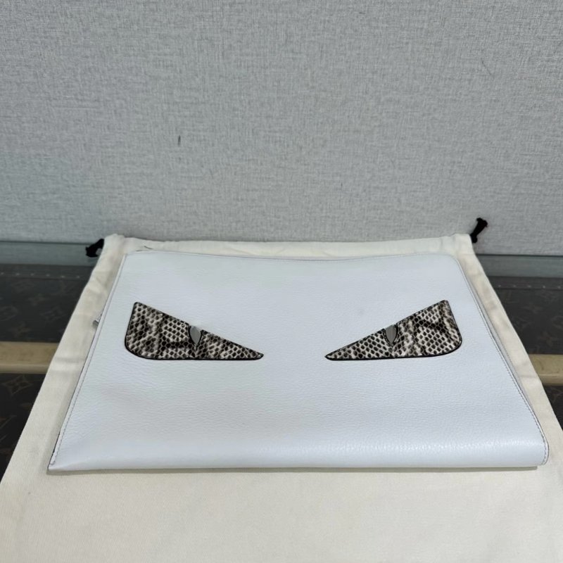 FENDI 白銀蛇皮小怪獸手拿包 30*23 98新配件:盒子塵袋購證-3