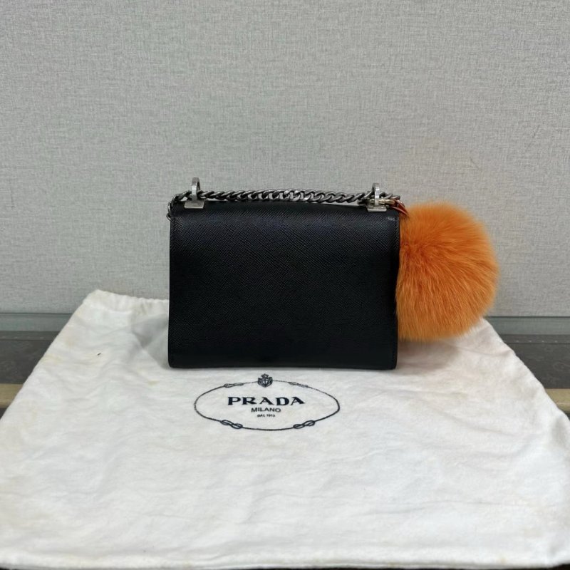 PRADA Monochrome黑銀十字紋肩背斜背包 21*14.5*10 98新配件塵袋掛飾-5