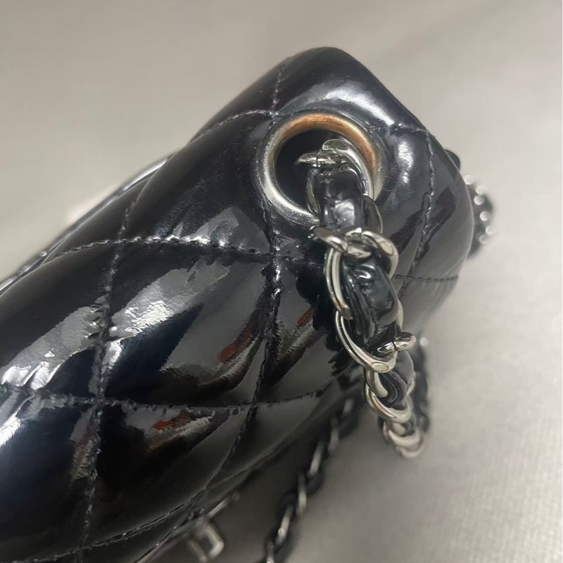 CHANEL 黑銀漆皮方胖子肩背斜背包 16*13*7.5 98新配件塵袋-7