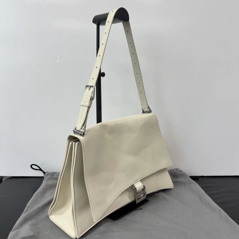 BALENCIAGA  油蠟皮奶白色肩背斜背腋下包31*19*10 98新配件塵袋吊牌-1