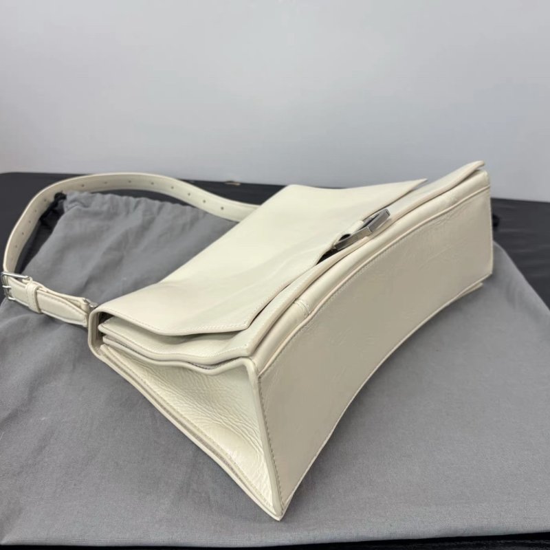 BALENCIAGA 油蠟皮奶白色肩背斜背腋下包31*19*10 98新配件塵袋吊牌-3
