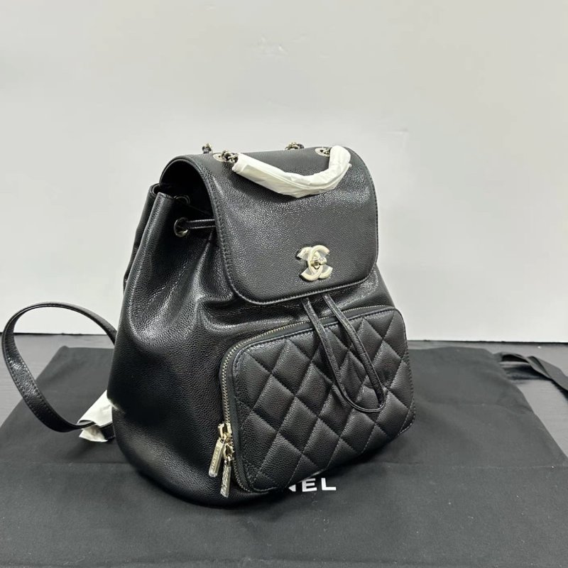 CHANEL  Affinity25B黑金牛皮顆粒壓花大號後背包 24*25*17 全新配件:盒子塵袋-1