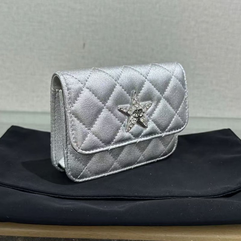 CHANEL 太空銀銀扣肩背斜背星星包12*8*3 99新 配件塵袋-1