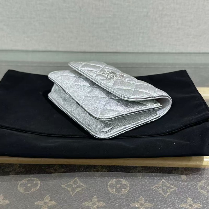 CHANEL 太空銀銀扣肩背斜背星星包12*8*3 99新 配件塵袋-5