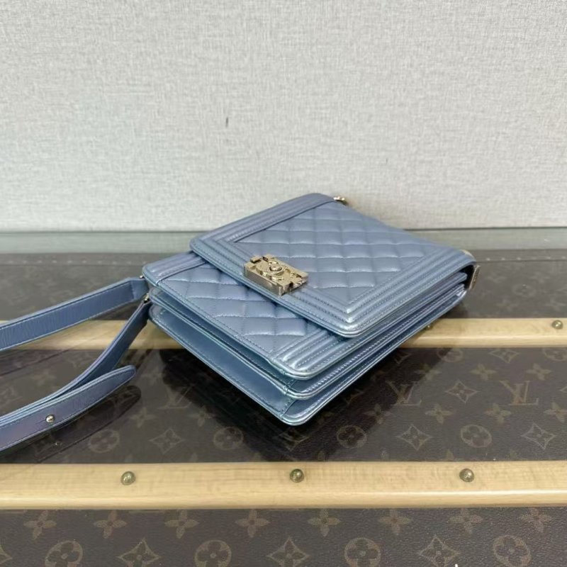 CHANEL珠光金扣leboy肩背斜背鏈條包 16*19*5 98新配件塵袋-5