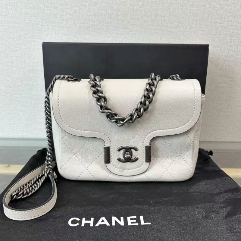 CHANEL 白銀希臘神話斜背郵差包 22*15*8 98新配件盒子塵袋-0