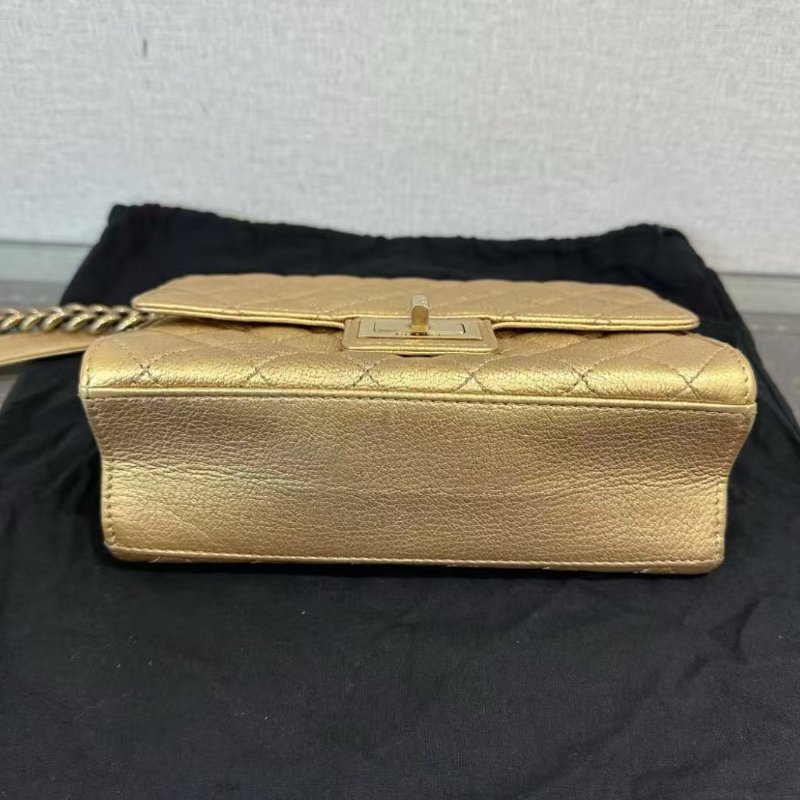 CHANEL 限量金色Trendy2.55肩背斜背包 20.5*13*8 98新 配件塵袋-4
