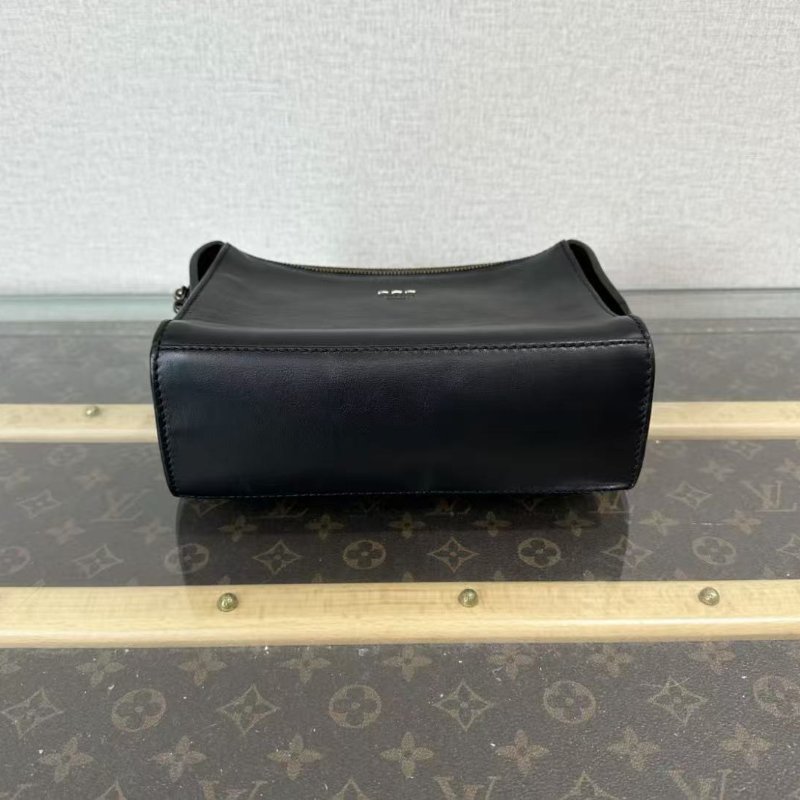 FENDI 郵差lui黑色全皮手提肩背包 21*16*8 98新配件塵袋-3