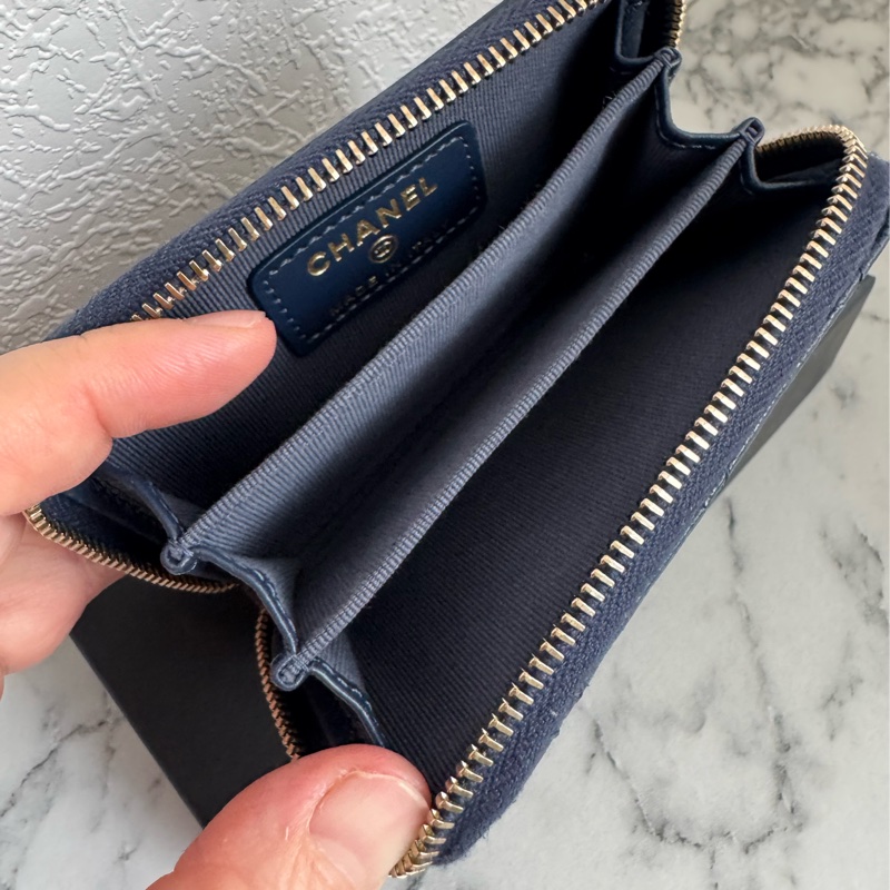 Chanel 深藍荔枝紋ㄇ拉零錢包-2