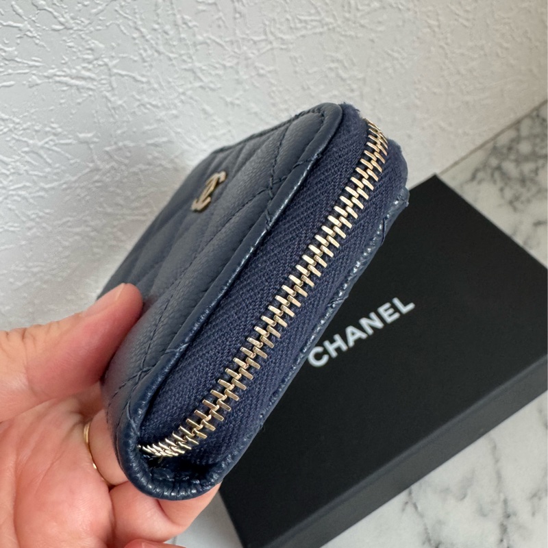 Chanel 深藍荔枝紋ㄇ拉零錢包-11