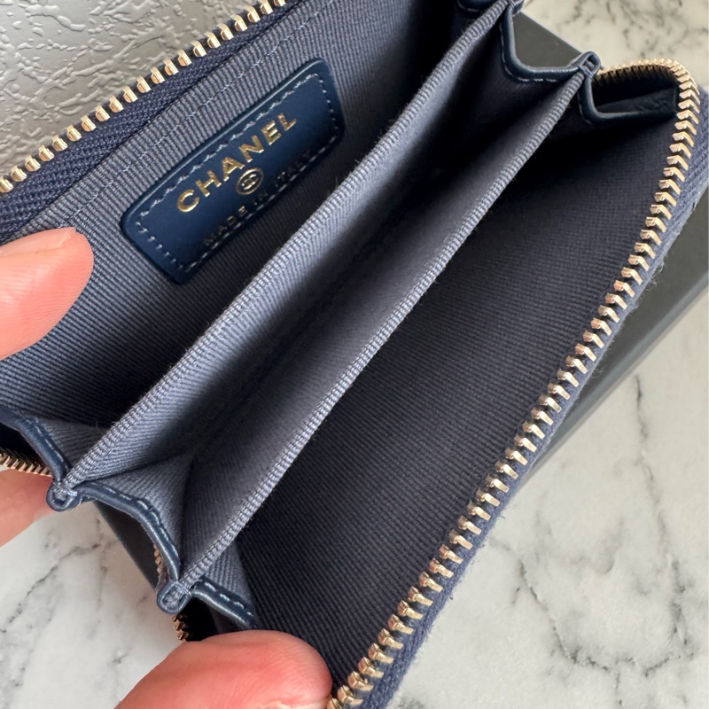 Chanel 深藍荔枝紋ㄇ拉零錢包-13