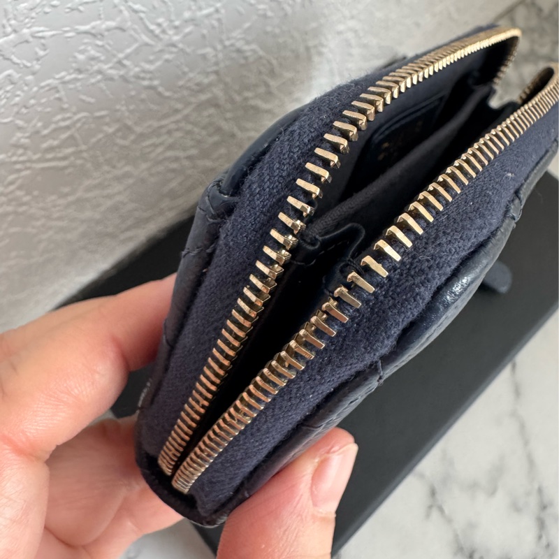 Chanel 深藍荔枝紋ㄇ拉零錢包-14