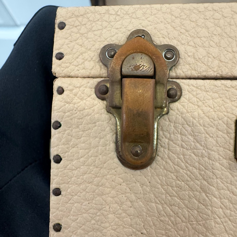 Louis Vuitton 古董硬殼手提化妝箱-22