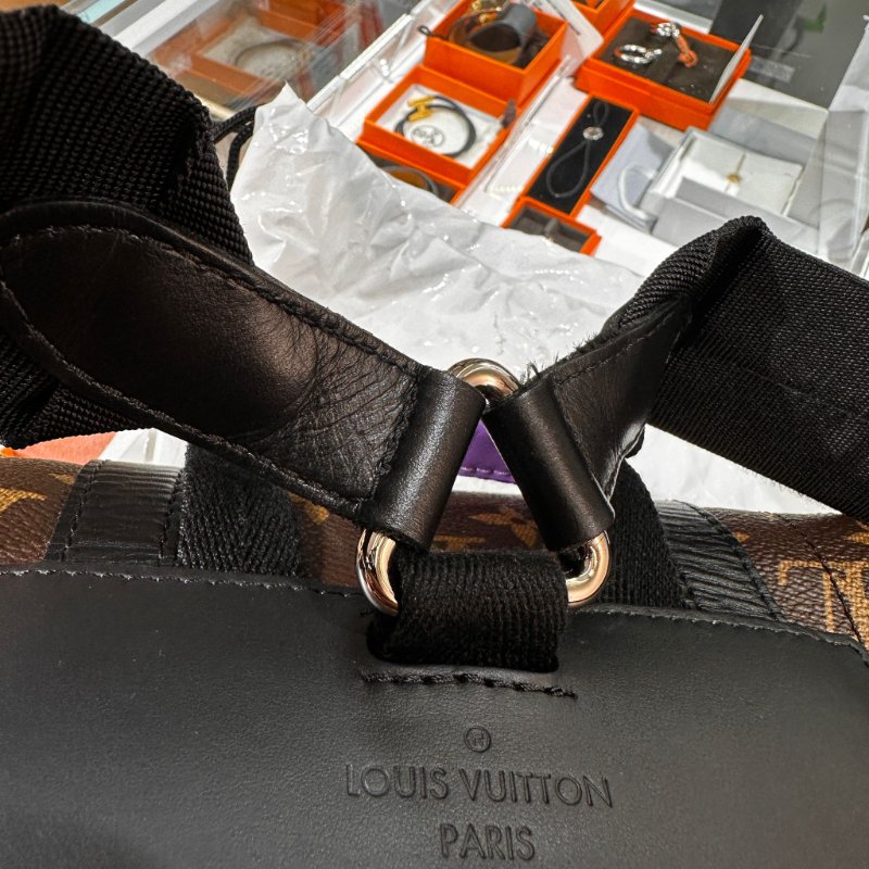 Louis Vuitton Christopher MM 老花配紫色帶,限量版背囊-12
