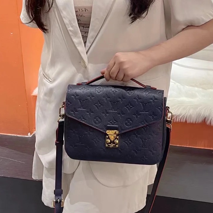 🈶購證🤩Lv深藍純皮壓紋金扣郵差包手提斜挎包-4