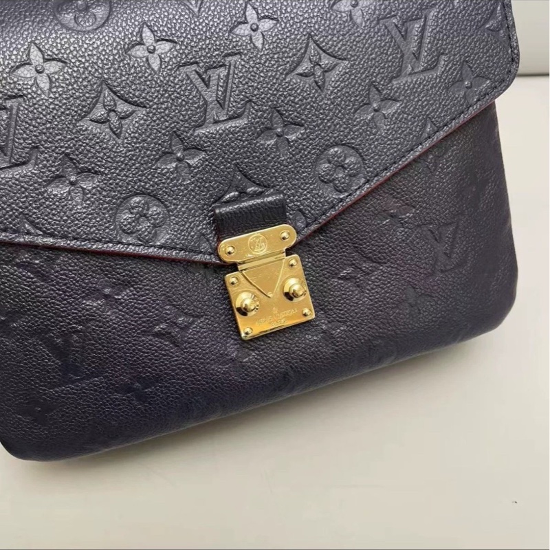 🈶購證🤩Lv深藍純皮壓紋金扣郵差包手提斜挎包-8