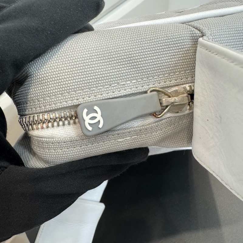 Chanel 方牌運動包-14