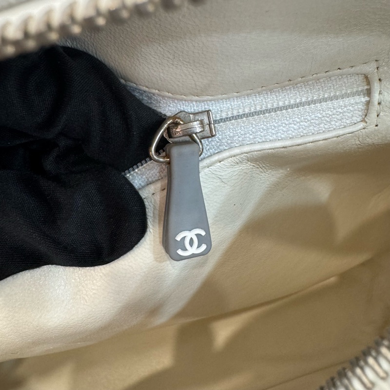 Chanel 方牌運動包-17
