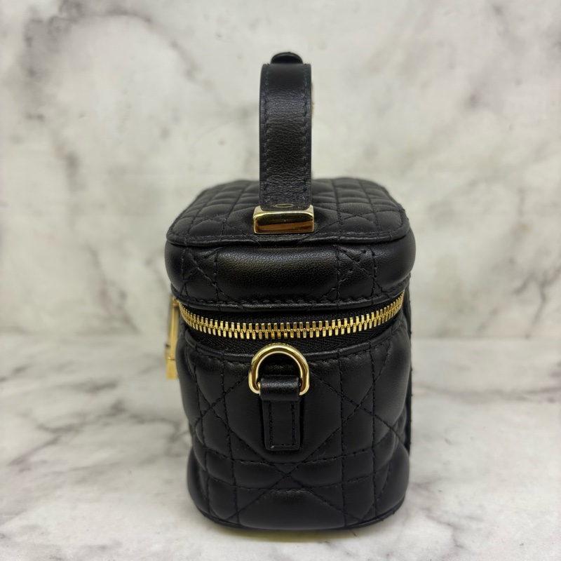 Dior黑金菱格紋Mini斜背化妝包-3