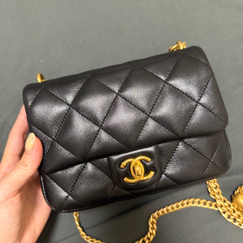 Chanel 愛心扣口蓋包-0