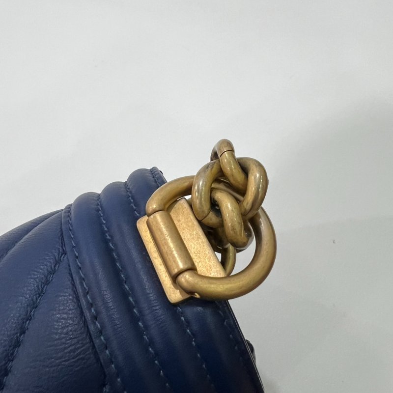 CHANEL 25開 藍山型紋金扣BOY25-7