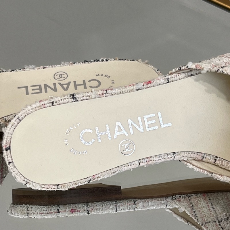 CHANEL 白粉毛尼山茶花拖鞋-2