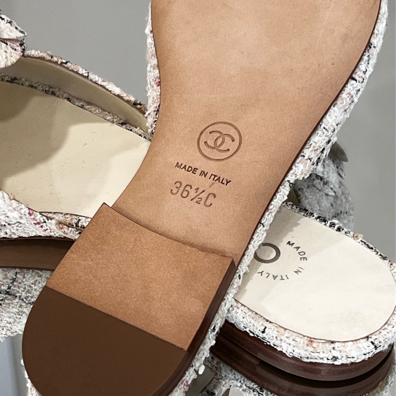CHANEL 白粉毛尼山茶花拖鞋-3