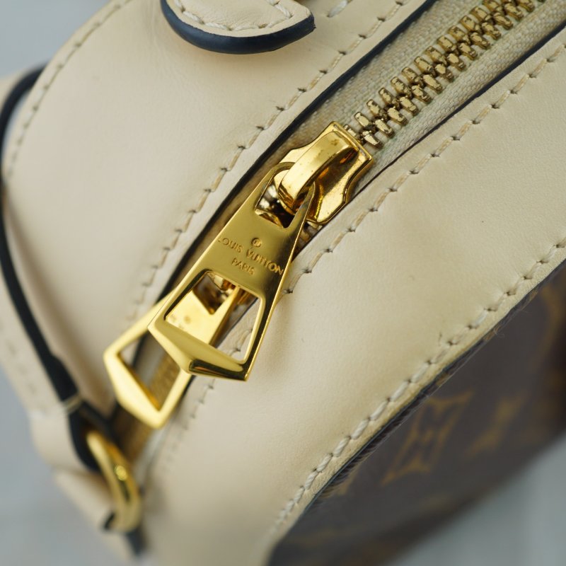 LV M43559 Monogram Saintonge 原花拼米白流蘇相機包 手提斜背包-16