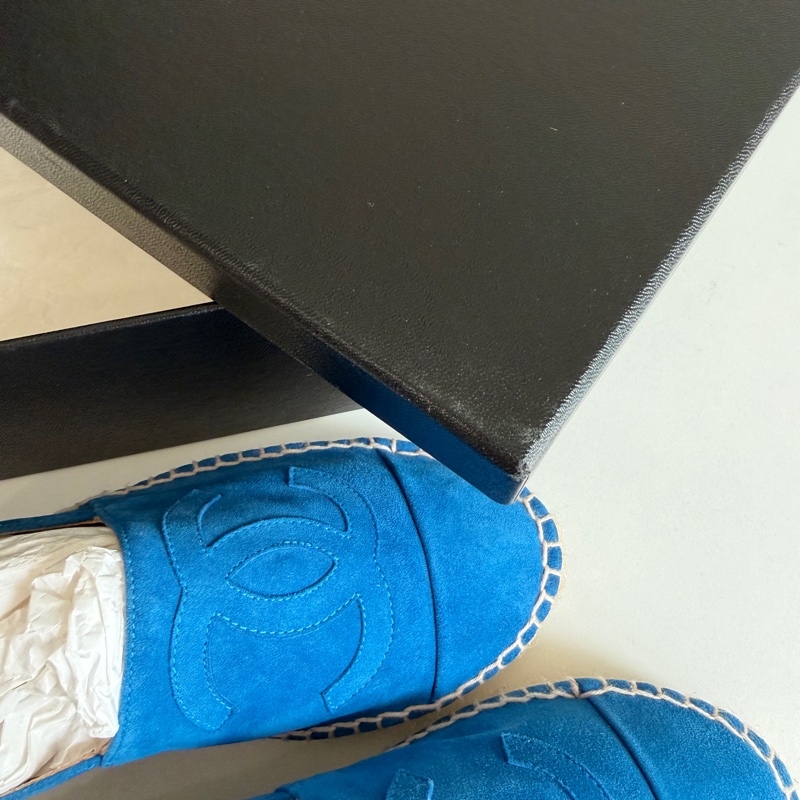 CHANEL 經典雙C Logo 藍色麂皮草編鉛筆鞋 37號-7