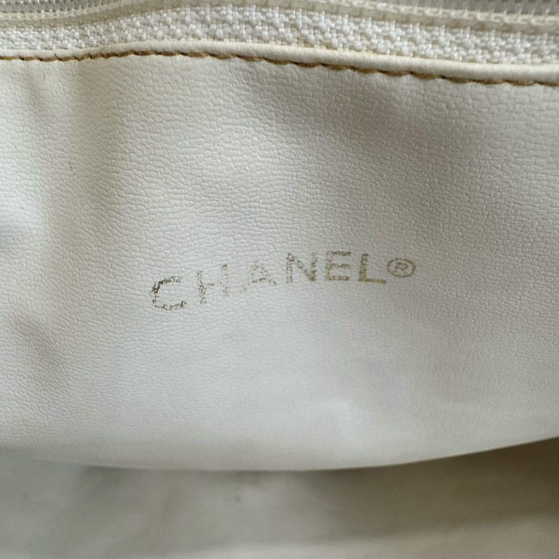 CHANEL 復古絲巾圖騰托特包-19