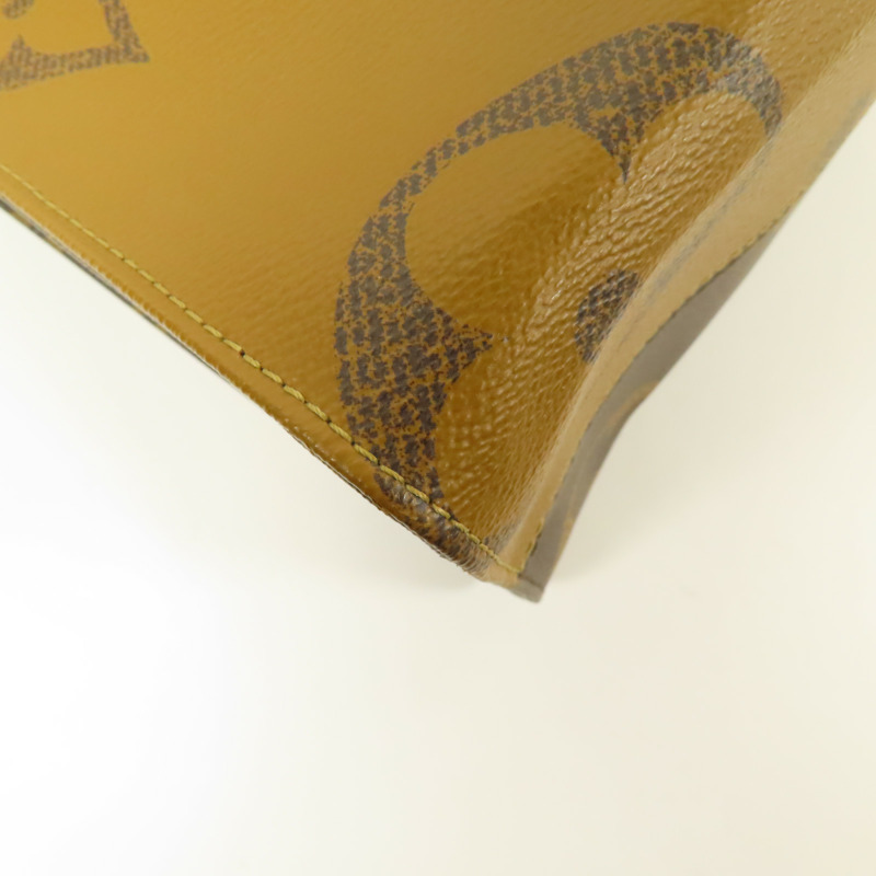 LOUIS VUITTON Monogram Giant On The Go MM金扣手挽肩背兩用袋-12