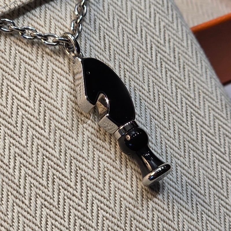 Hermès 琺瑯黑馬頭項鍊-2