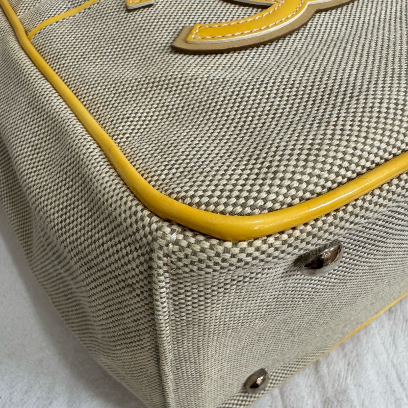 CHANEL No.5 Camellia 系列黃皮革山茶花帆布托特包-10