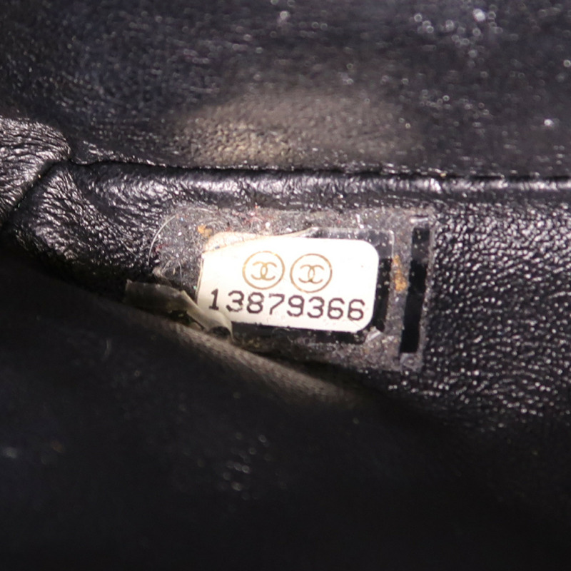 CHANEL 漆皮皮革Maxi Classic銀扣鏈帶肩背袋-6