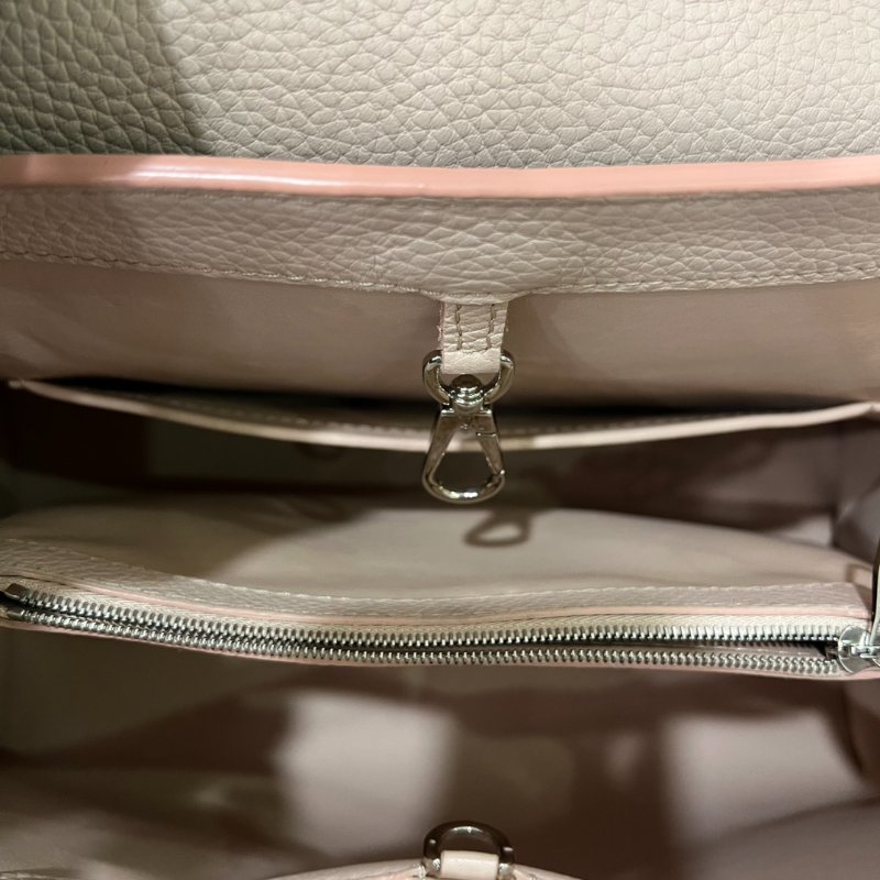 LV M24607 黑拚粉Capucines 大號-4