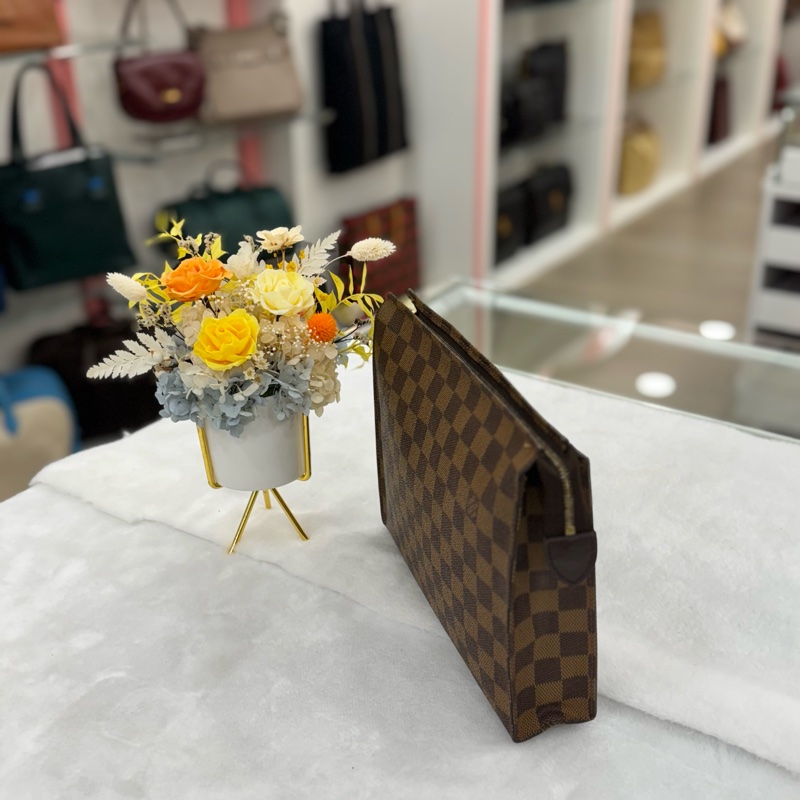 LV 棋盤格 手拿包-1