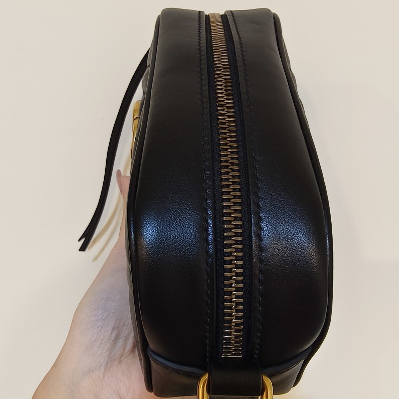 Gucci Marmont系列迷你相机包-9
