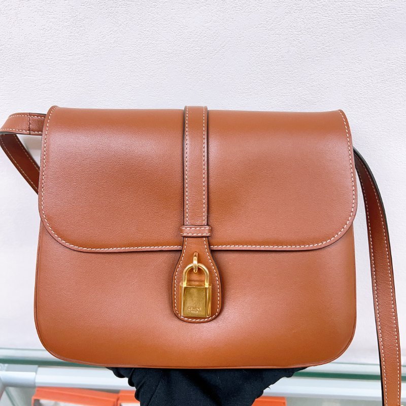 Celine tabou 棕色鎖頭斜跨豆腐包-1