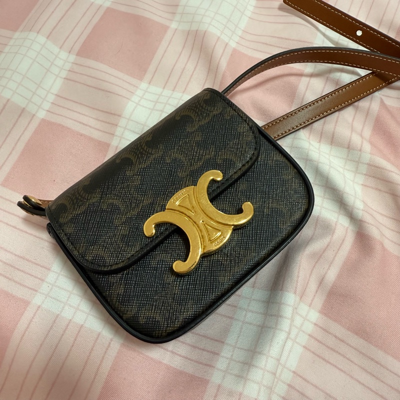 降售‼️Celine老花小廢包(9.8成新)-1