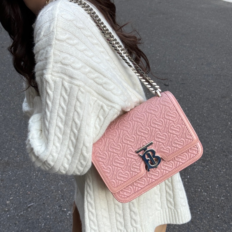 （超新～ Jisoo同款） Burberry 巴寶莉 粉色羔羊皮 專櫃85000-0