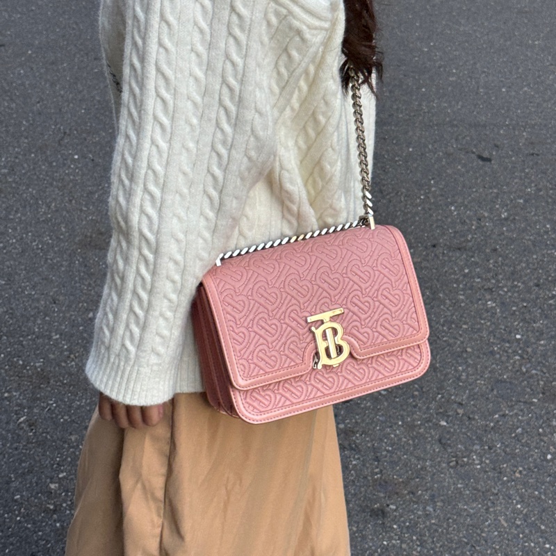 （超新～ Jisoo同款） Burberry 巴寶莉 粉色羔羊皮 專櫃85000-2