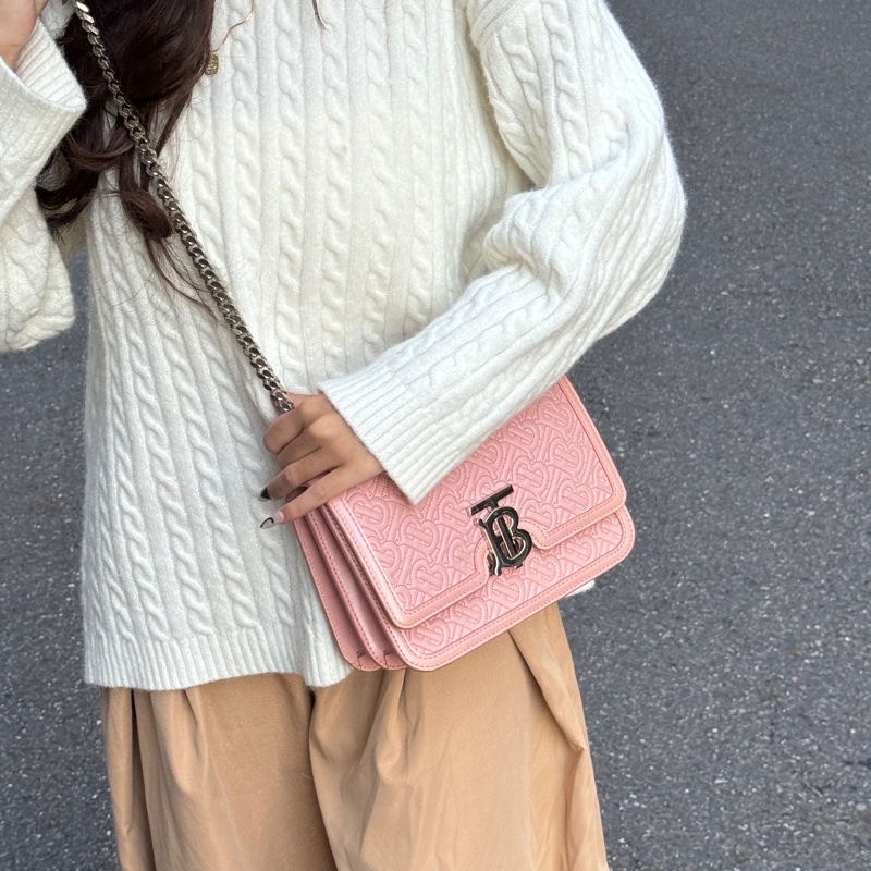 （超新～ Jisoo同款） Burberry 巴寶莉 粉色羔羊皮 專櫃85000-4