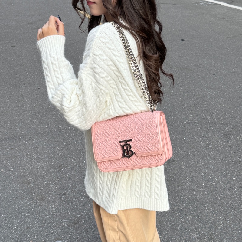 （超新～ Jisoo同款） Burberry 巴寶莉 粉色羔羊皮 專櫃85000-6